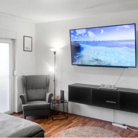 Apartamento Relax Oasis With 65 Smarttv, Kitchen And Balcony Duisburg Exterior foto